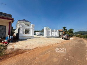 nam ban- lâm hà dt 160m2 mặt tiền bê tông 6.5m kdc đông giáp đà lạt 10km chỉ 699tt