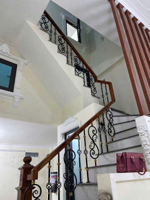 trung tâm đồng kỵ nhà mới ở luôn