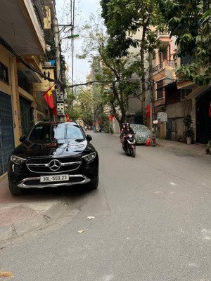 nhà đào tấn, ba đình, ngõ to kinh doanh sầm uất, ngõ đẹp nhất, 130m*4 tầng, mătn tiền 11m, 83 tỷ