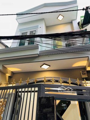 bán nhà đẹp 2 tầng vào ở ngay. hẻm 3 gác thông thoáng.
