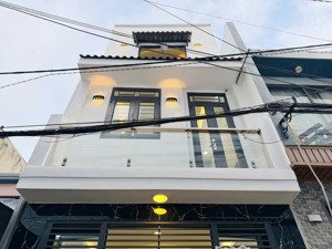 giảm giá bán lỗ 400tr, nhà 2 lầu 21m2 hẻm xe hơi, gần lottemart nguyễn văn lượng