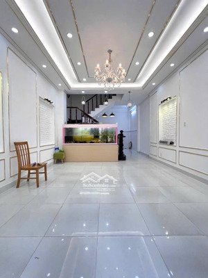 quận 7 ô tô vào nhà lê thị chợ, phú thuận giá: 9,5 tỷ diện tích: 5mx13m đất vuông