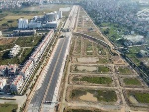 bán đát dịch vụ an. thượng đối diện học viện chính sách 74m giá 140tr/m