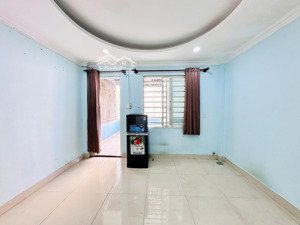 cho thuê phòng trọ sinh viên và người đi làm tại quận 7, ban công siêu rộng, bếp tách phòng ngủ