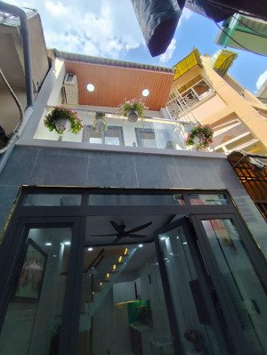 phó cơ điều-q11-nhà mới ở ngay-ful nội thất- gần mặt tiền 3/2-3x8m- chỉ hơn 3đ