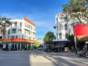 shophouse 4.5 tầng 2 mặt tiền đường nguyễn sinh sắc & hoà phú 32