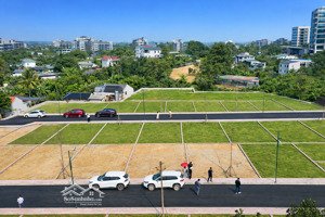 bán lô đất 107m2 mặt tiền 8m rẻ hơn thị trường 300tr , sổ đỏ chính chủ , đất ở đô thị tại hà nội.