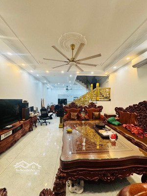 bán gấp nhà riêng 3pn, 3wc, 109m2,gara ô tô tại đường trâu quỳ, thị trấn trâu quỳ, gia lâm, hà nội