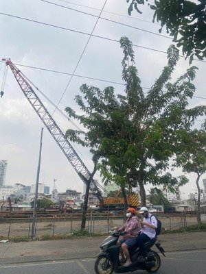 nhà hẻm 4m - full 153m2 - đón đầu cầu nguyễn khoái q4