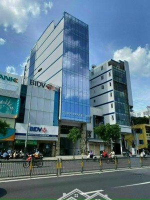 toà nhà duy nhất còn sót lại - mt hoàng văn thụ - dt: 8 x 23 - hđt 150tr- giá : 40 tỷ tl