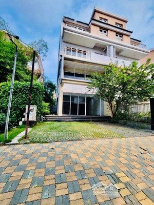 biệt thự kdc phú long - mặt tiền nguyễn hữu thọ - nhà 4 tầng - ngang khủng 9m - sổ hồng riêng