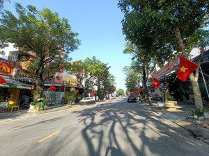 * hiếm ! mặt tiền khúc hạo - tặng nhà c4 - đường 10m5 - sơn trà.