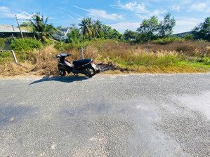 5x47 có thổ. đường nhựa. gần cổng kcn. 650tr còn tl