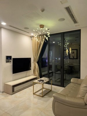 cho thuê vinhome quận 1 -65m2- 2pn, ban công thoáng view bitexco sông sài giòn-thoáng mát quanh năm