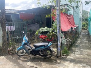 nhà mặt tiền núi cấm 2 - full thổ - giá tốt nam nha trang. nhà cấp 4 đang cho thuê. lh 