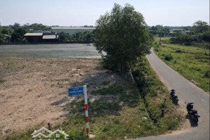 bán lô góc 2 mặt tiền đường nguyễn thị nhia, xã phước hiệp củ chi cách kcn tây bắc 10 phút đi xe