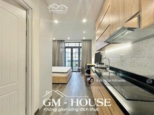 căn hộ nội thất siêu luxury - tone cực sang - có ban công - giặt sấy riêng - gần cầu thị nghè, q1