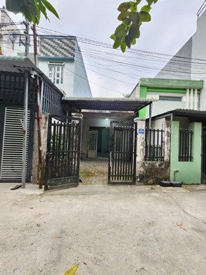 2.65 tỷ/ bán đất tặng nhà cấp 4 gần nhà thờ lái thiêu p.bình nhâm tp.thuận an .