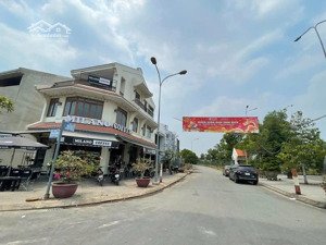 chủ ngộp bán gấp lô 85m2 giá 950triệu ở khu dân cư làng sen việt nam