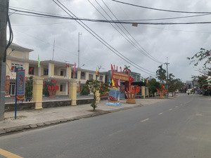 cực rẻ, lô góc dt khủng 220m2, sát thăng long dòng tiền liên tục, mặt tiền cầu đỏ chỉ 7.2 tỷ cẩm lệ