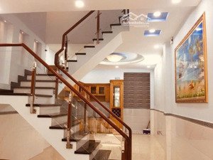 nhà mới 4*17m 3lầu st 4pn 5wc dương quảng hàm gv