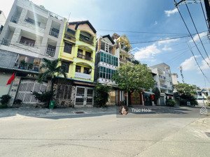 nhà mặt tiền 2 tầng kinh doanh-đối diện công viên-135m2-ngang 5m-tiện xây lại cao-cạnh ga metro