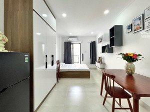 khai trương căn hộ ban công thoáng, rộng hơn 30m2, nằm ngay ngã tư hàng xanh, giáp q1 q3 phú nhuận