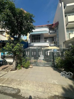 chính chủ cho thuê nhà mặt tiền nguyên căn phù hợp cải tạo làm chdv, khách sạn, mặt bằng kinh doanh