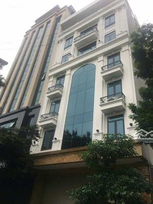 bán tòa nhà 8 tầng phố hoàng quốc việt, 105m2. mặt tiền 7m. giá đầu tư