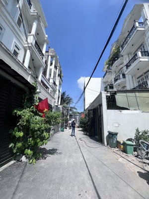 bán đất hẻm xe tải kdc hồng long,quốc lộ 13,thủ đức giá: 6,7 tỷ, sổ riêng