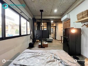 căn hộ 1 phòng ngủ, sân vườn lớn - thiết kế, luxury, cao cấp - tone màu gỗ sang trọng, hiện đại