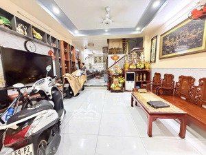 chính chủ căn nơ trang long giá 2tỷ9 hxh 4m cách mặt tiền 40m ngay bv gia đình dòng tiền cho thuê