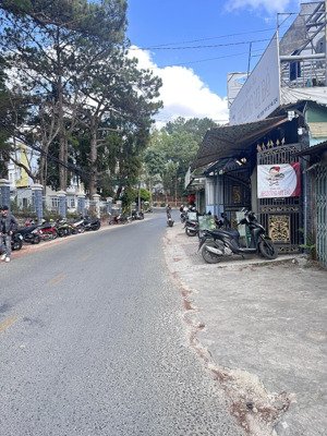 bán nhà vị trí kinh doanh tốt 2 mặt tiền tại đường lý nam đế-đà lạt