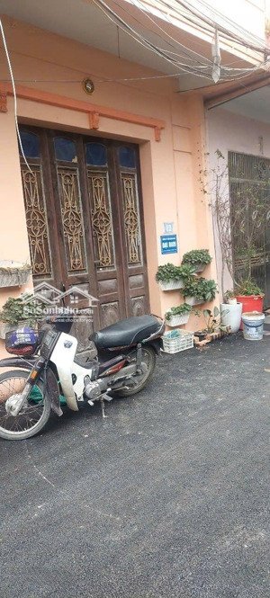 mình cần bán nhà dt 45m2 mt 3.9 nhà 2 tầng nở hậu. nhà xây kiên cố sử dụng được ngay