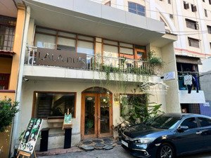 mặt bằng kinh doanh đường nguyễn trung ngạn, q1. gần cầu ba son. dt 36m2. lh ngay