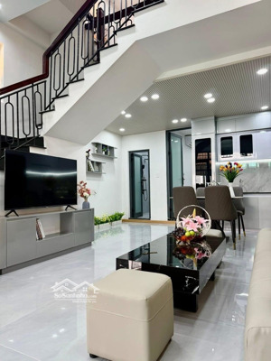 nhà 3 tầng 3 mê mới 100% full nội thất kiệt mai am thông mai lão bạng
- cách đường chính chỉ 50m