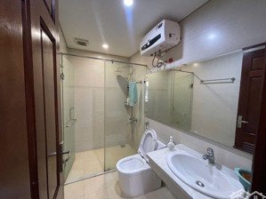 chính chủ gửi bán dt 58m2 giá 20 tỷ nhà 4 tầng biệt thự hoàng mai vị trí rất đẹp lô góc 2 mặt đ 10m