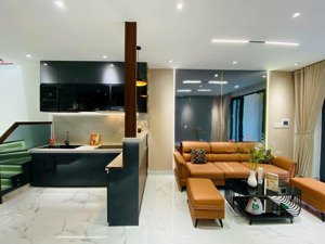 bán gấp căn nhà đường 3 tháng 2, p.10, quận 10. dt 63m2, sổ hồng riêng, hẻm xe hơi