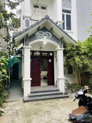 biệt thự sân vườn ngọc thụy không gian sống đáng mơ ước ô tô 7 chỗ thông