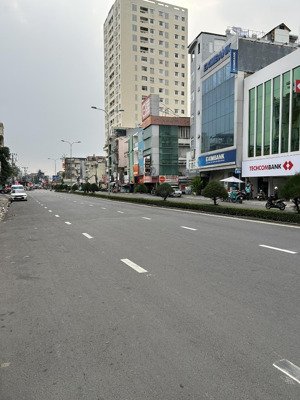 nhà xây 4 tầng -- cách đường xô viết nghệ tĩnh 10m đoạn 2 chiều bán 12.9 tỷ