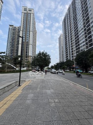 chính chủ cần tiền bán gấp căn hộ 63m2-2 ngủ-2wc-ban công thoáng sáng giá 5.6 tỷ tại ocean park 1