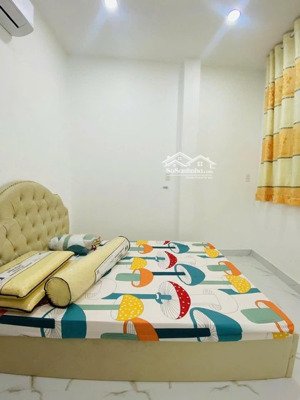 nhà mới q10, lý thái tổ, 4 tầng, 26m2, ngang 3,3 dài 9. giá 5ty68 tl