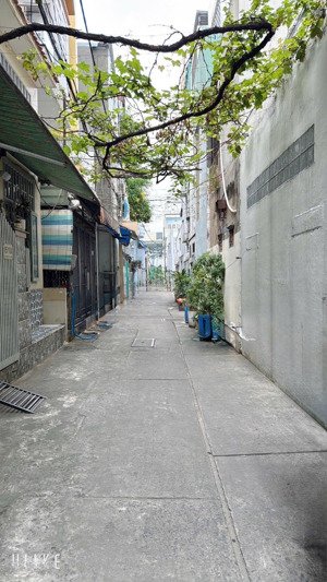 trung tâm tân bình - nguyễn hồng đào - hxh - dt 22m2 (3,9m x 6m) - 5 tầng btct 5,2 tỷ tl - sổ a4