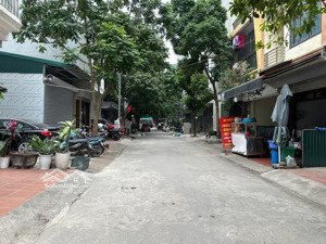 cho thuê nhà 4 tầng, 4pn, dt50m2, khu dịch vụ cổng đồng, phường la khê, quận hà đông - giá 13,5tr