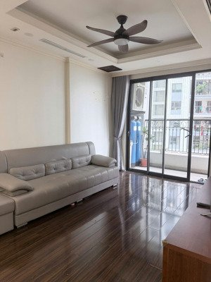 bán gấp cc sunshine palace lĩnh nam. dt82m2. tk 2 ngủ 2 vệ sinh. tầng trung full nt nhập khẩu.