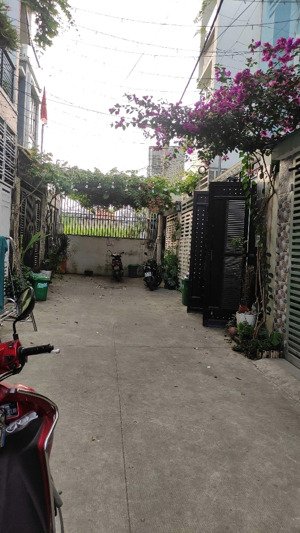 siêu phẩm nhà 3 tầng khu phân lô hiệp bình phước hẻm xe hơi 60m2 giá 7.5 tỷ tl