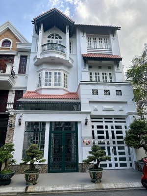 duy nhất_biệt thự cổ | hxh 6m đặng dung, quận 1. ngang 8m - nhà đẹp 3 tầng | chỉ nhỉnh 18 tỷ còn tl