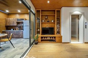 nhà mới 5 tầng trần quốc hoàn, sân bay, 6.1x22m, 5 tầng, 135m2 giá chỉ 22.5 tỷ, hẻm xe hơi