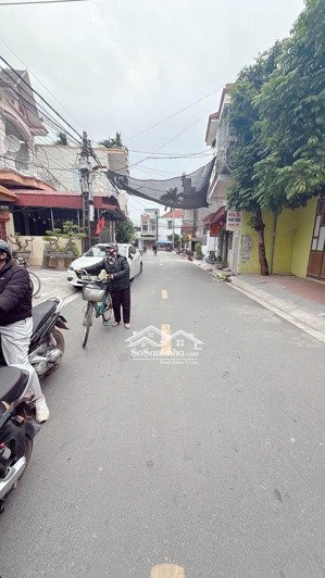 siêu phẩm nhà 2 tầng mới xây trung tâm xã tú sơn dt 207m2 mà giá chỉ 5,4 tỷ ( siêu rẻ siêu đẹp )..