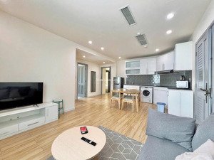 căn hộ 1 phòng ngủ, 1pk, 45m2, ban công, máy giặt riêng ngay thích quảng đức gần q1, q3